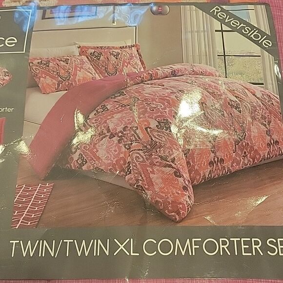 Reversible Twin XL Comforter Set 2 piece - Picture 4 of 5